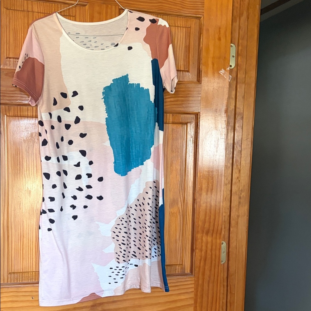 Abstract Patterned T-Shirt Dress